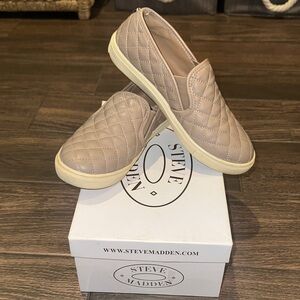 Steve Madden Beige Quilted Slip-Ons size 6